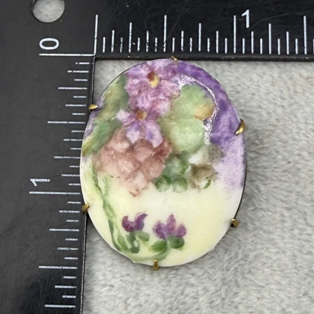 Vintage Victorian Brooch‎ Porcelain Flower Hand Painted